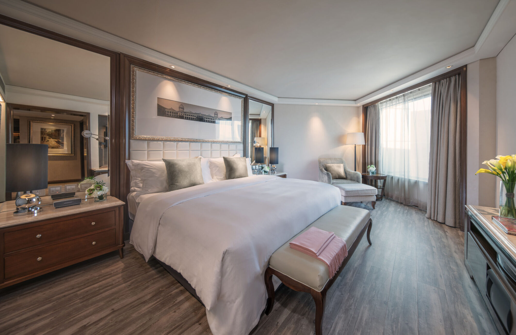 Grand Stanford Signature Suite Bedroom