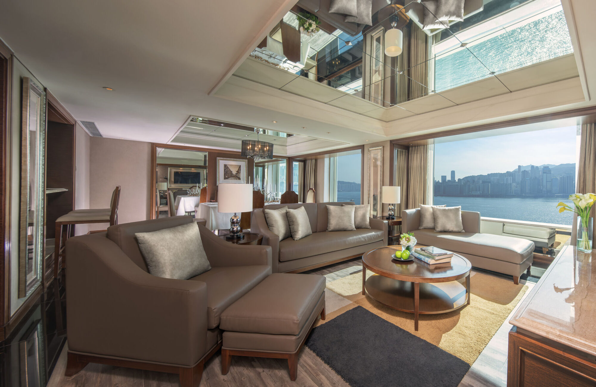 Grand Stanford Signature Suite Living